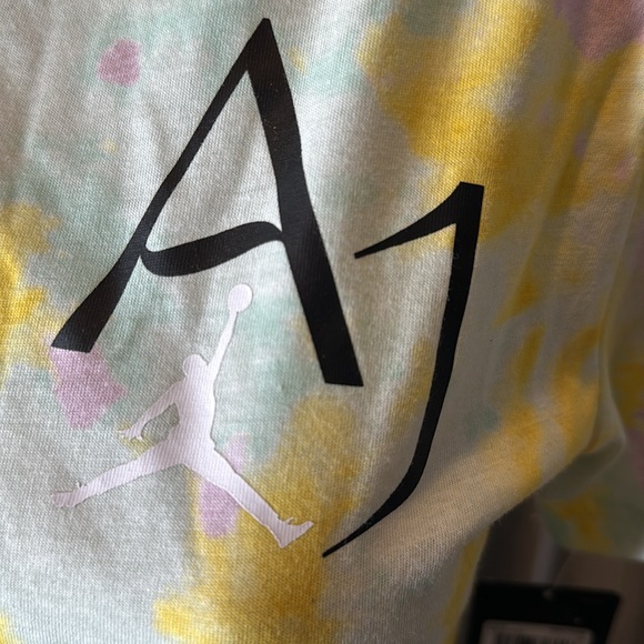 Jordan NWT Boys Jordan’s shirt Sz 12-13 green , purple & yellow color - Picture 4 of 7